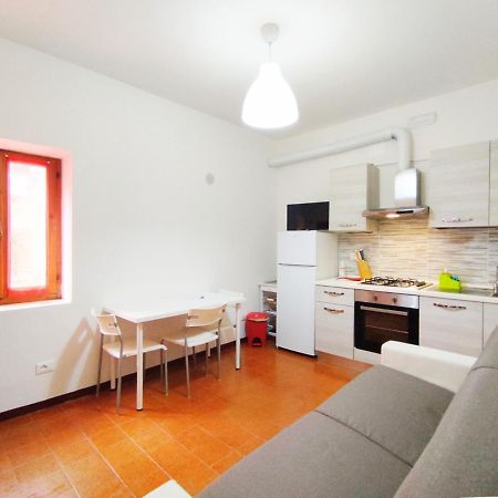 דירות פוג'יבונסי Attico Casa Via Rocca Sole מראה חיצוני תמונה
