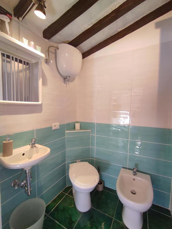 דירות פוג'יבונסי Attico Casa Via Rocca Sole מראה חיצוני תמונה