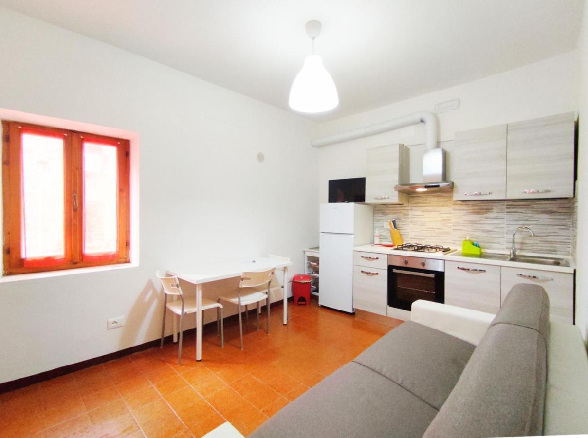 דירות פוג'יבונסי Attico Casa Via Rocca Sole מראה חיצוני תמונה